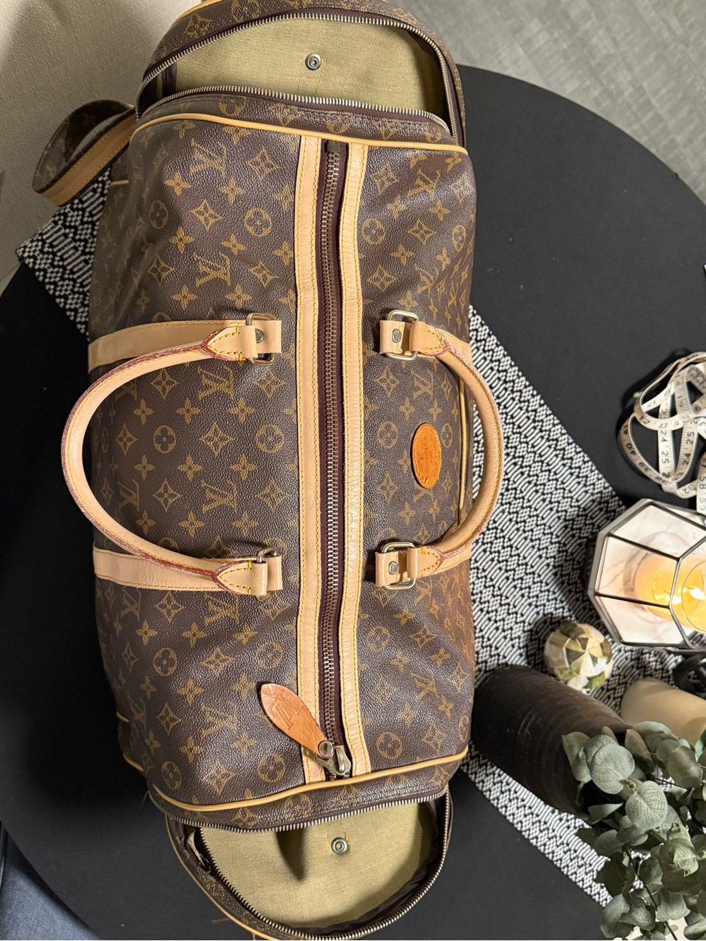 Louis Vuitton Monogram Duffel in Brown with Tan Trim. - Picture 7 of 16